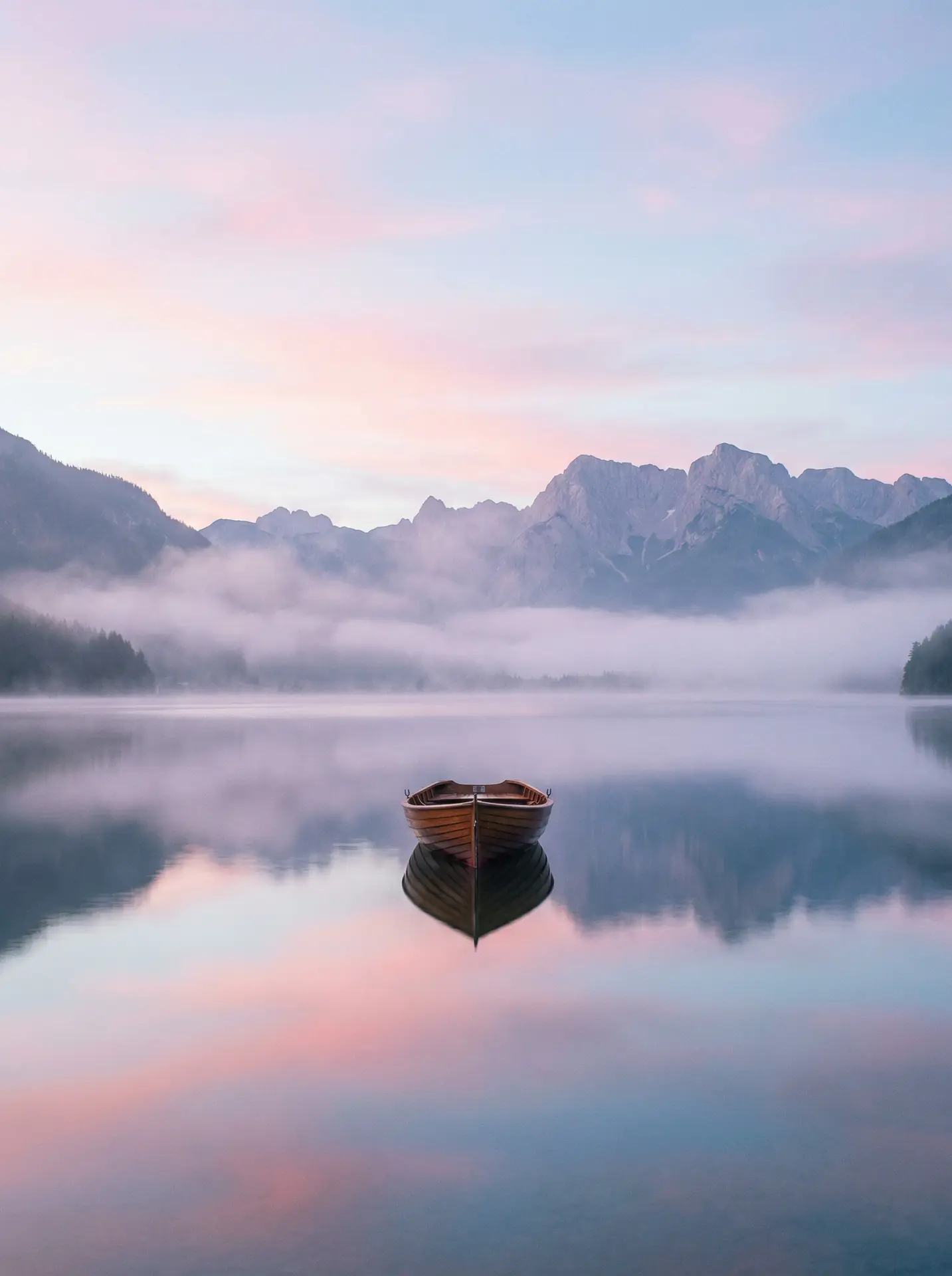 jm天堂 精选 - 晨雾湖面倒影风景摄影